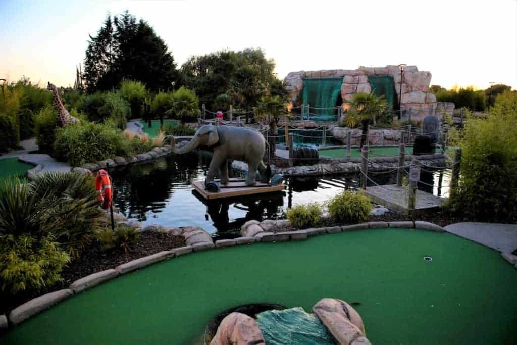 Island Mini-golf - 4 Player Games